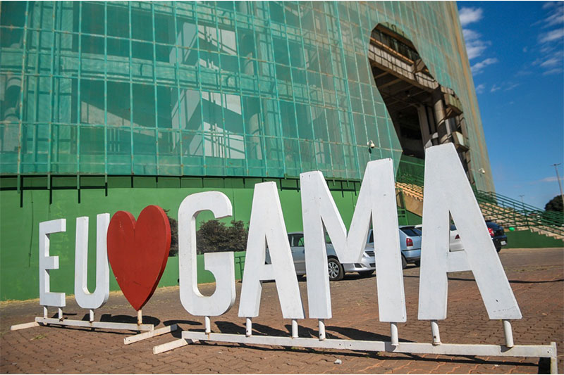 Jaqueline Silva confere o uso dos recursos que destinou para o Gama